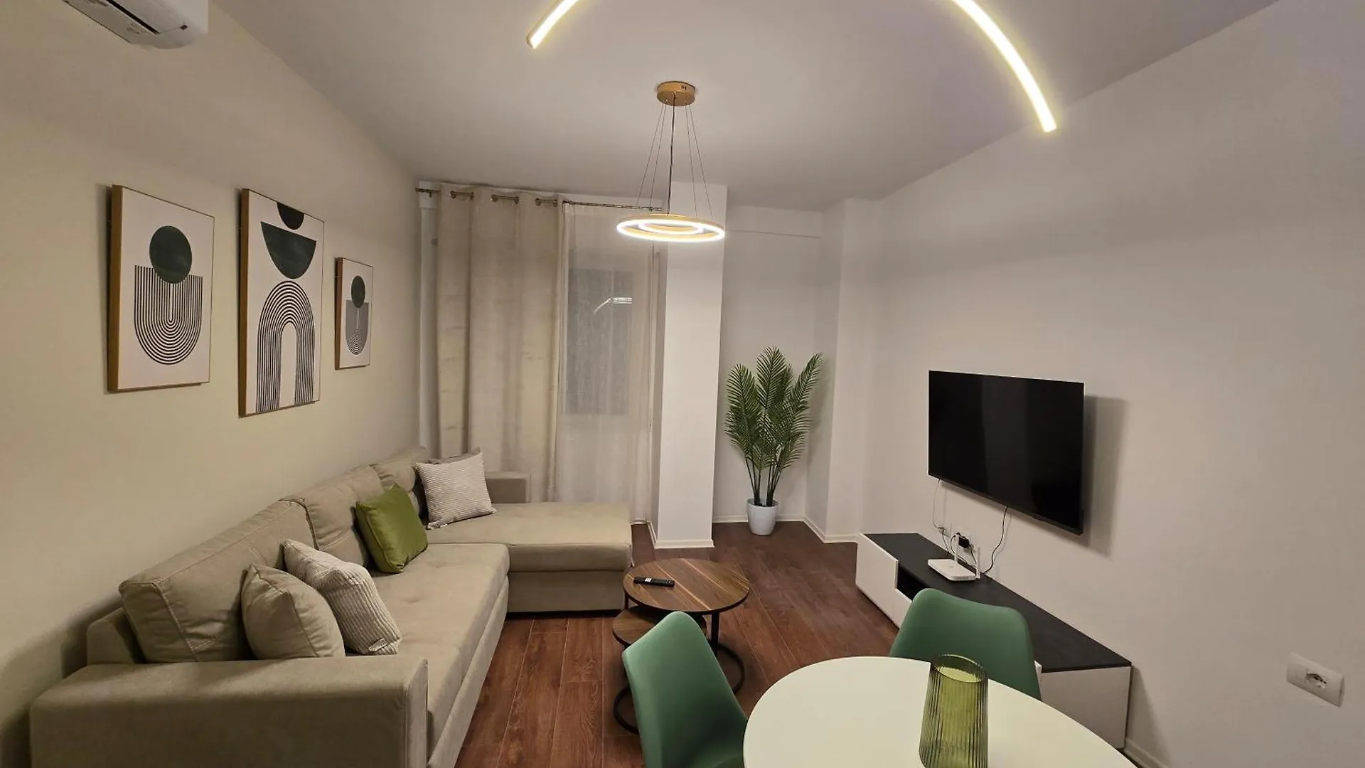 Urban Oasis Apartments Tirana 0*,  Albania